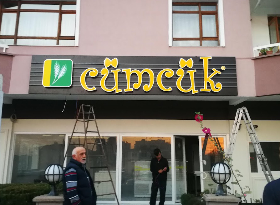 Kompozit zemin üzerinde kutu harf | Ankara Reklamcı tabela