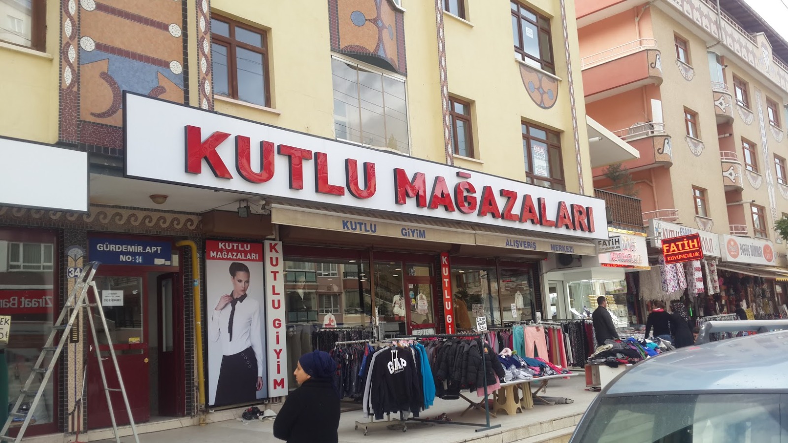 Koyu zemin üzerinde ışıklı kutu harf | Ankara Reklamcı tabela